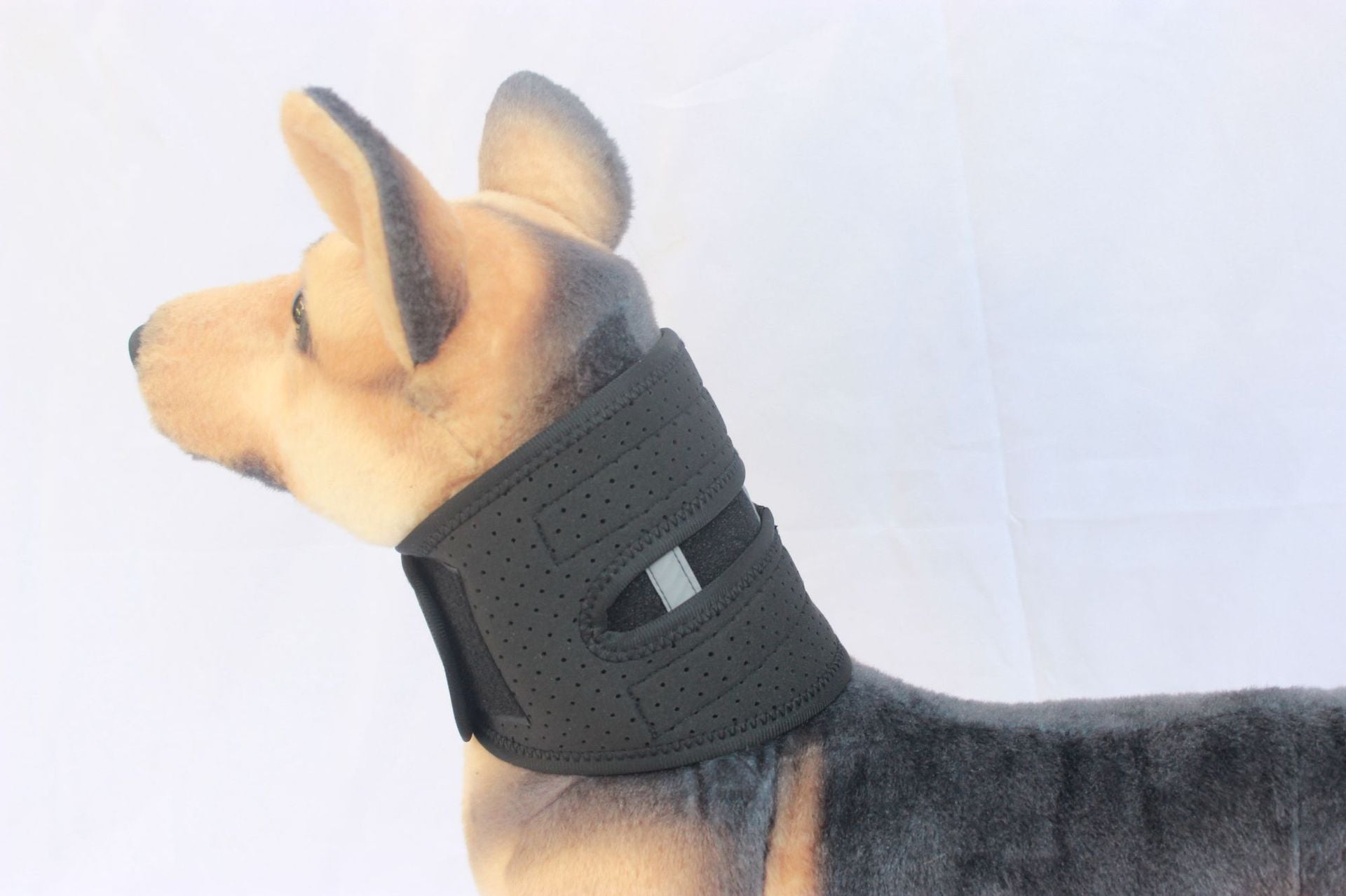 reflective dog brace
pet neck support
dog neck injury support
Dog neck brace
dog injury recovery
dog cervical brace
dog brace for neck
cervical support for dogs
adjustable dog neck brace.